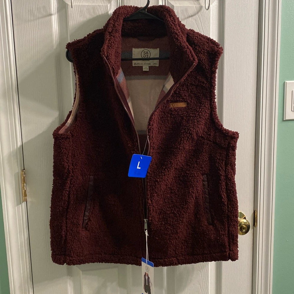 NWT Sage Collective Women's Sherpa Fleece Lined Plush Vest in Burgundy